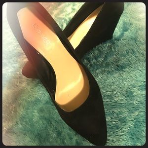 Nine West classic suede style black wedge heels